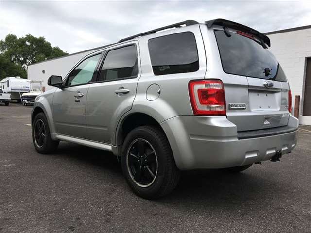 2010 Ford Escape AWD XLT 4dr SUV